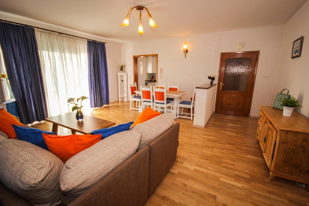 Apartmani Kristijan Jesenice  Ngoại thất bức ảnh