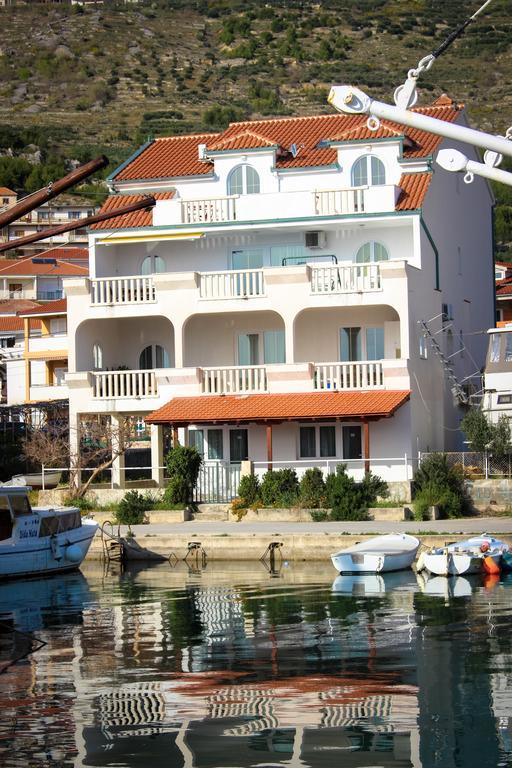 Apartmani Kristijan Jesenice  Ngoại thất bức ảnh